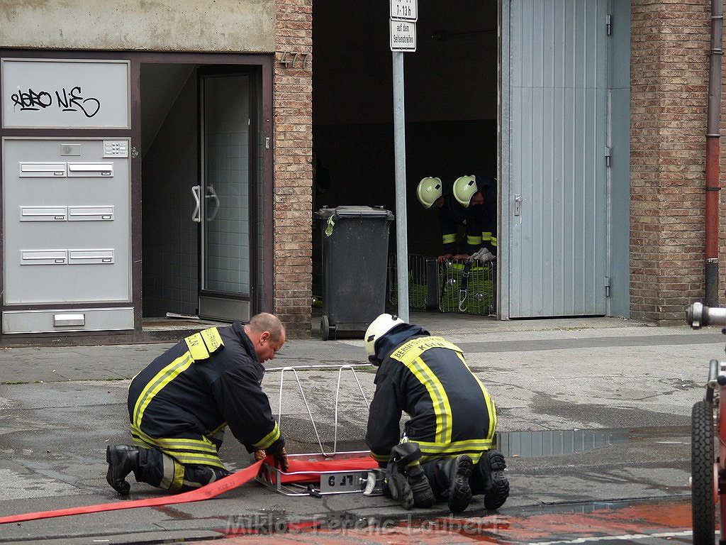 Kuechenbrand Koeln Holweide Bergisch Gladbacherstr P71.JPG